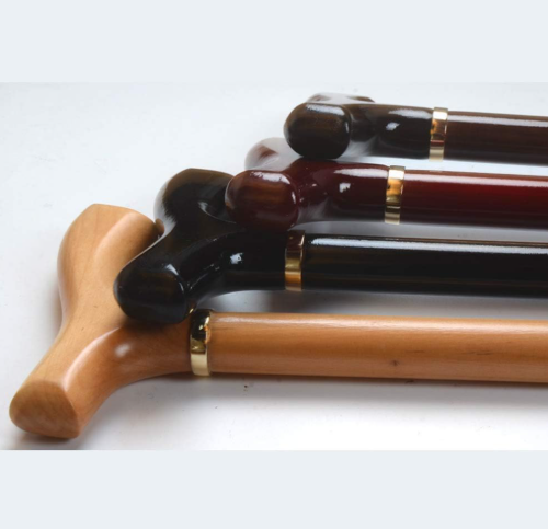 العصا الخشبية لكبار السن دعم آمن وموثوق أثناء المشي