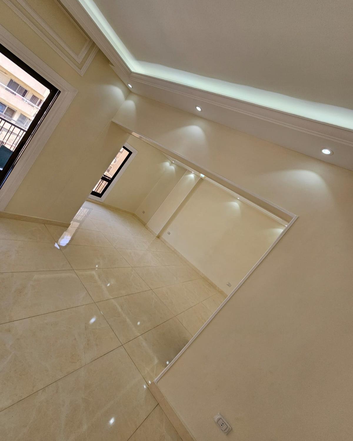 شقه قانون جديد للايجار بالمهندسين ميدان لبنان