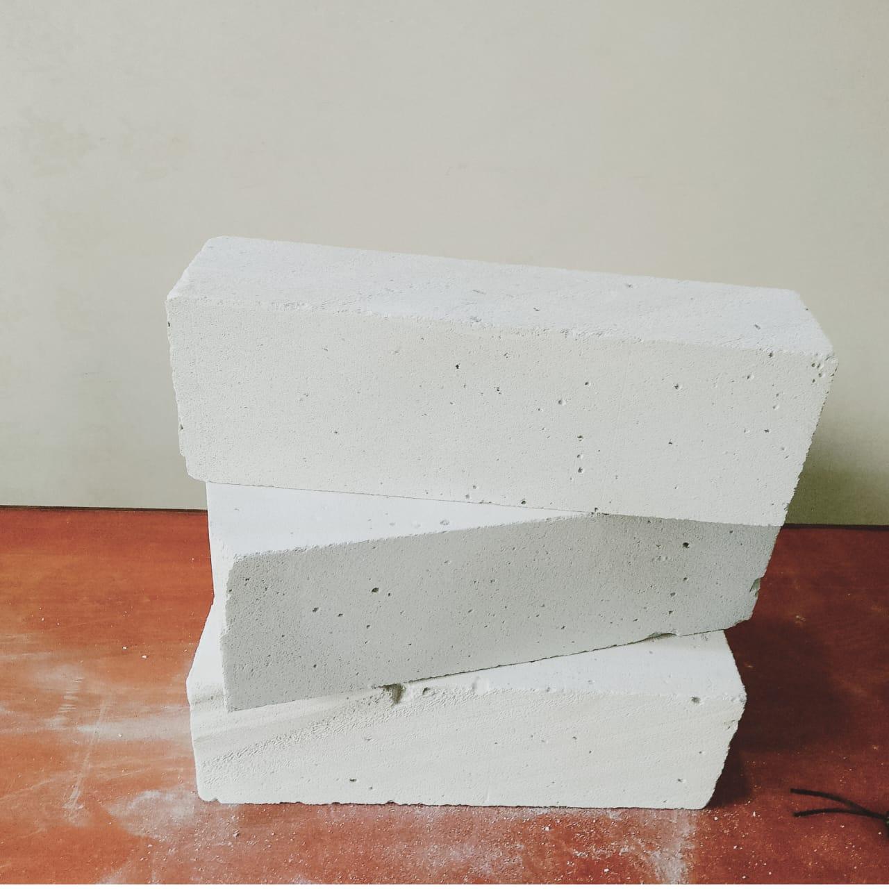 حلّ البناء العصري… الطوب الأبيض الخفيف