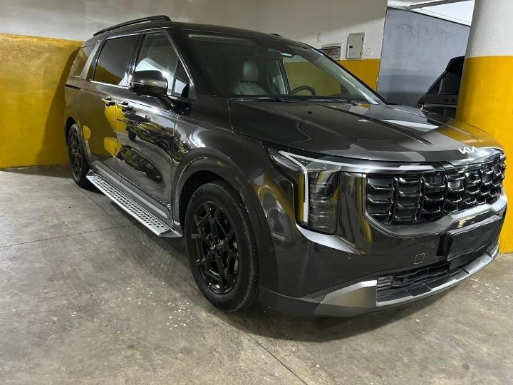 ايجار سياره كيا كرنفال 7 راكب بالسائق