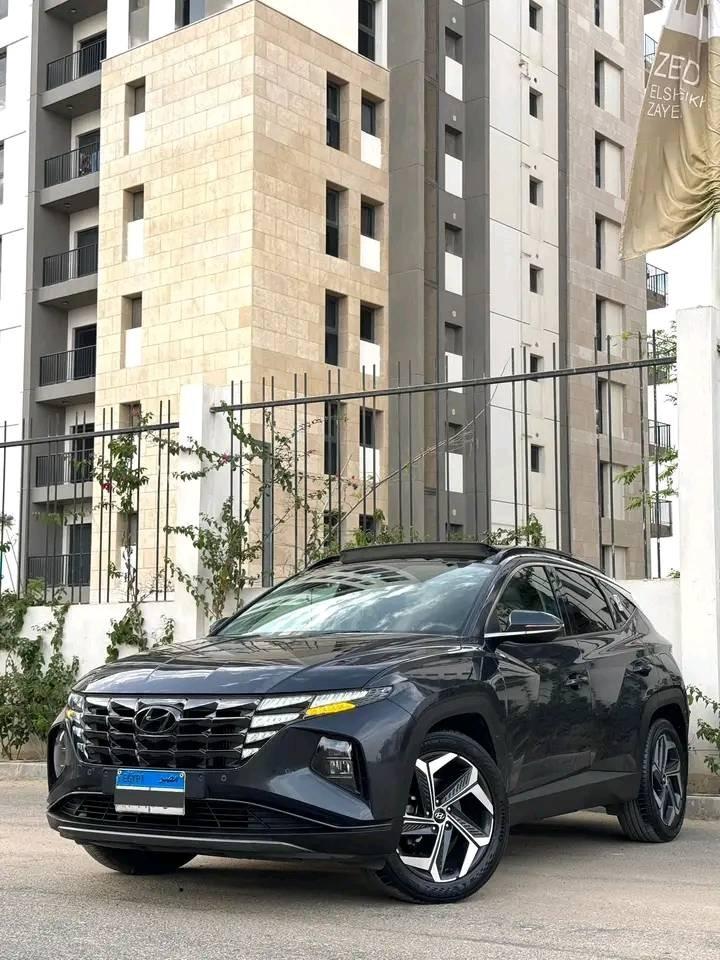 ايجار سياره هيونداى توسان موديل 2025 بالسائق