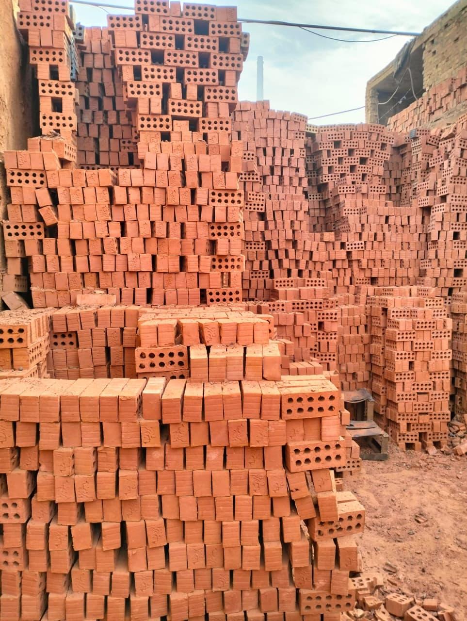 شركة النور الفرق بين شغل عادي وشغل مظبوط… اختيار الخامة   مع طوب النور الأحمر الطفلي