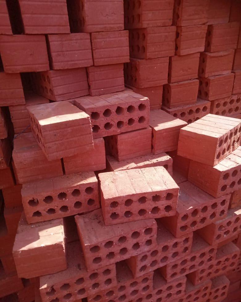 ⭐ شركة النور… اسم ثابت في البناء 🧱 طوب احمر طفلي … من أرض المصنع للموقع بثقة
