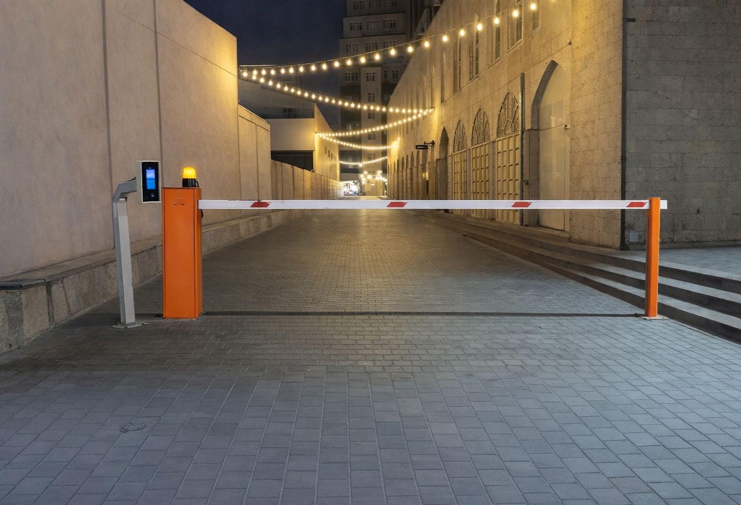 بوابات مرور سيارات بوابه مواقف امنية الكترونية  بوابات دخول و خروج سيارات barrier gates