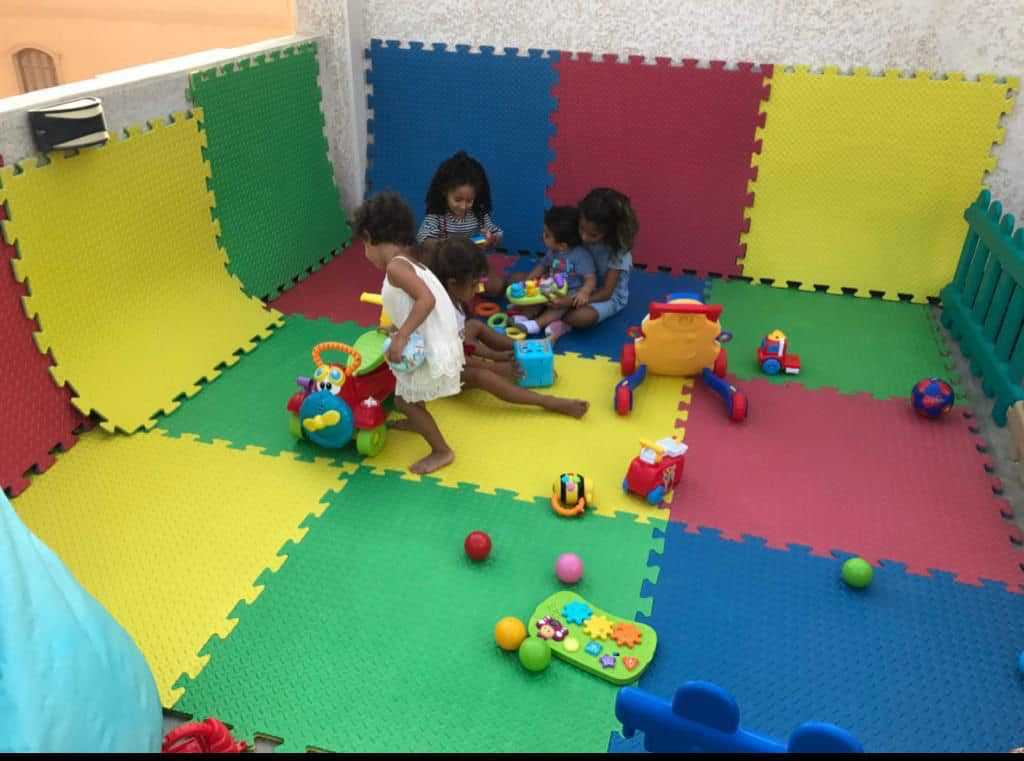 أرضيات فوم و موكيت بلاطات