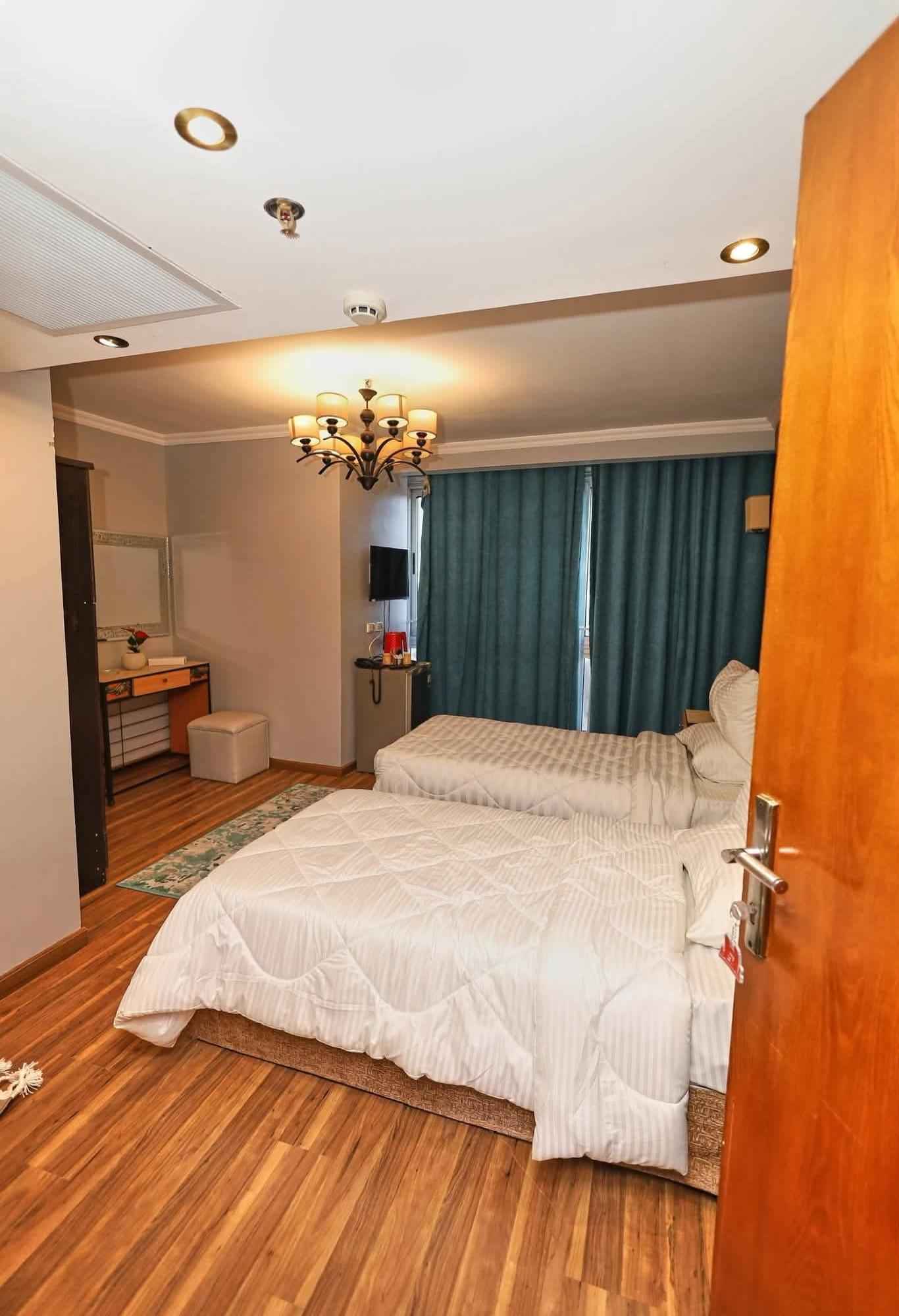 شقه راقيه جدا للايجار اليومي والشهري المهندسين ميدان سفنكس الرئيسي بجوار سعودي ماركت