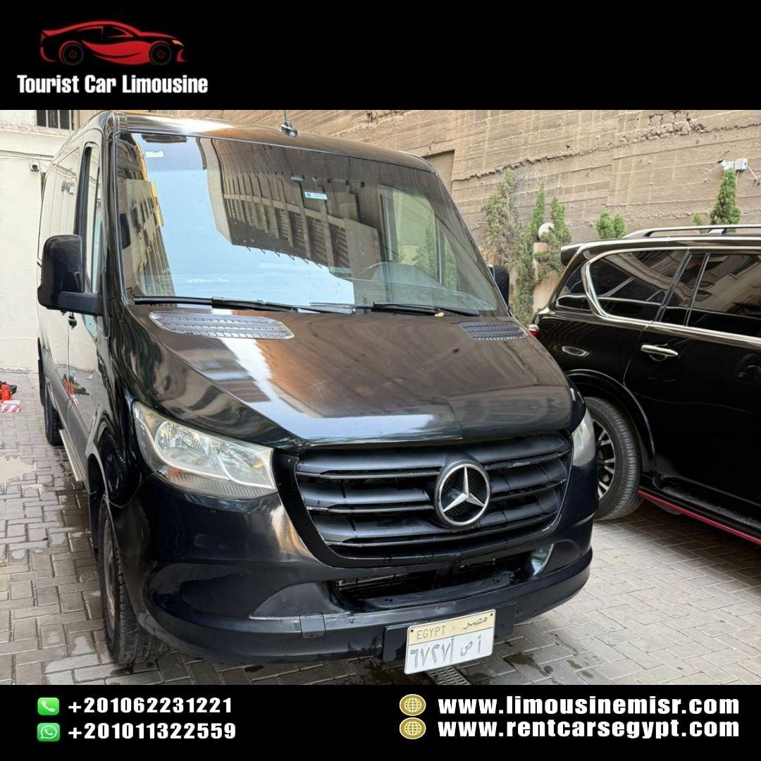 Book Now: Seamless Airport Logistics for Teams in a Mercedes Sprinter with an Experienced Chauffeur.