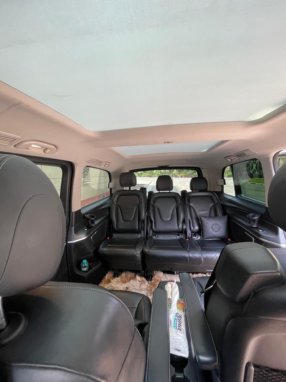 Book Now: Luxury Mercedes V-Class Cairo Airport Drop-off – Limited Time Offers!